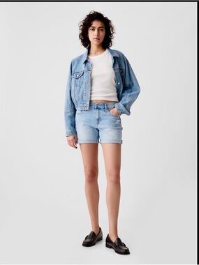 GAP 5" Mid Rise Denim Girlfriend Shorts NWOT
